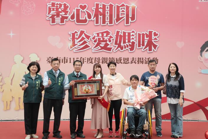8a883a7b-e932-47e1-b2f4-1f7a8c518c52710x470.jpg
