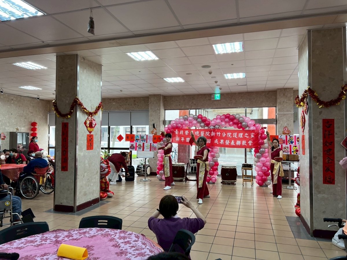 圖2JF太鼓中心帶來振奮人心氣勢磅礡的開場演出.jpg