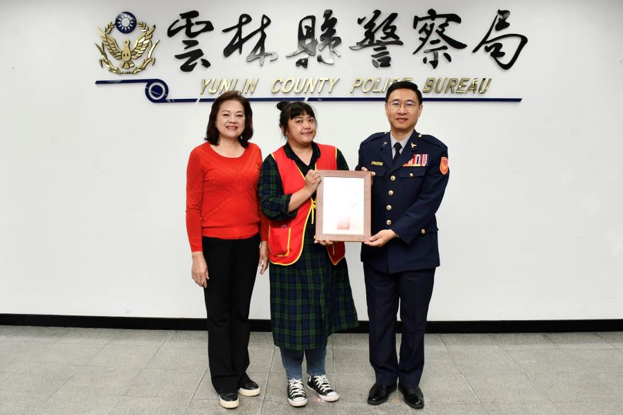 議員賴淑娞及華山基金會雲林縣站長楊舒婷回贈感謝狀.jpg
