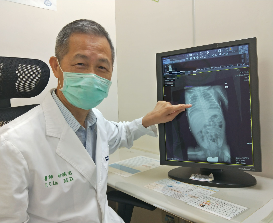 圖說4林鴻志主任半身照