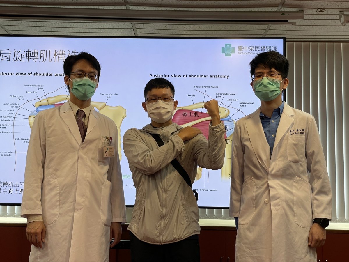 復健科醫師與病友