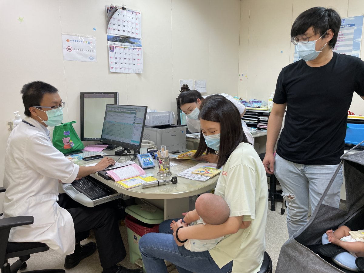  黃金寶寶門診情境 三寶家庭健康追蹤