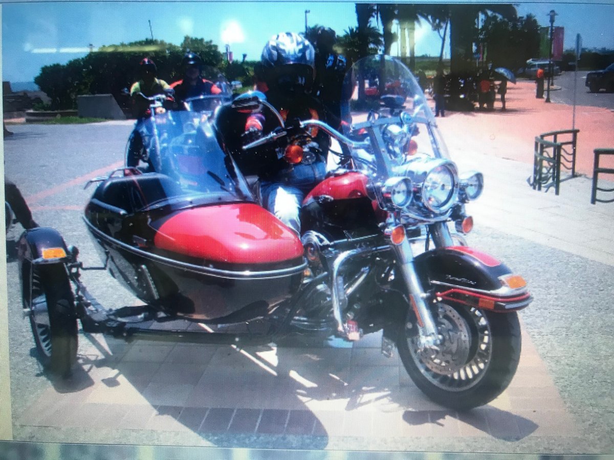 04986504 0E05 43CC BF7C 1DDC877D96F5 copy