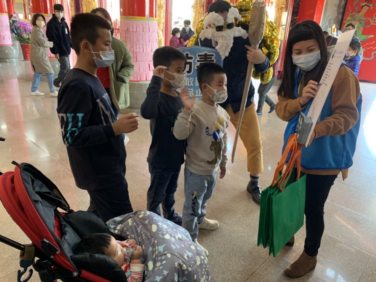 小朋友們不識龜仙人但對於反毒相當熱衷