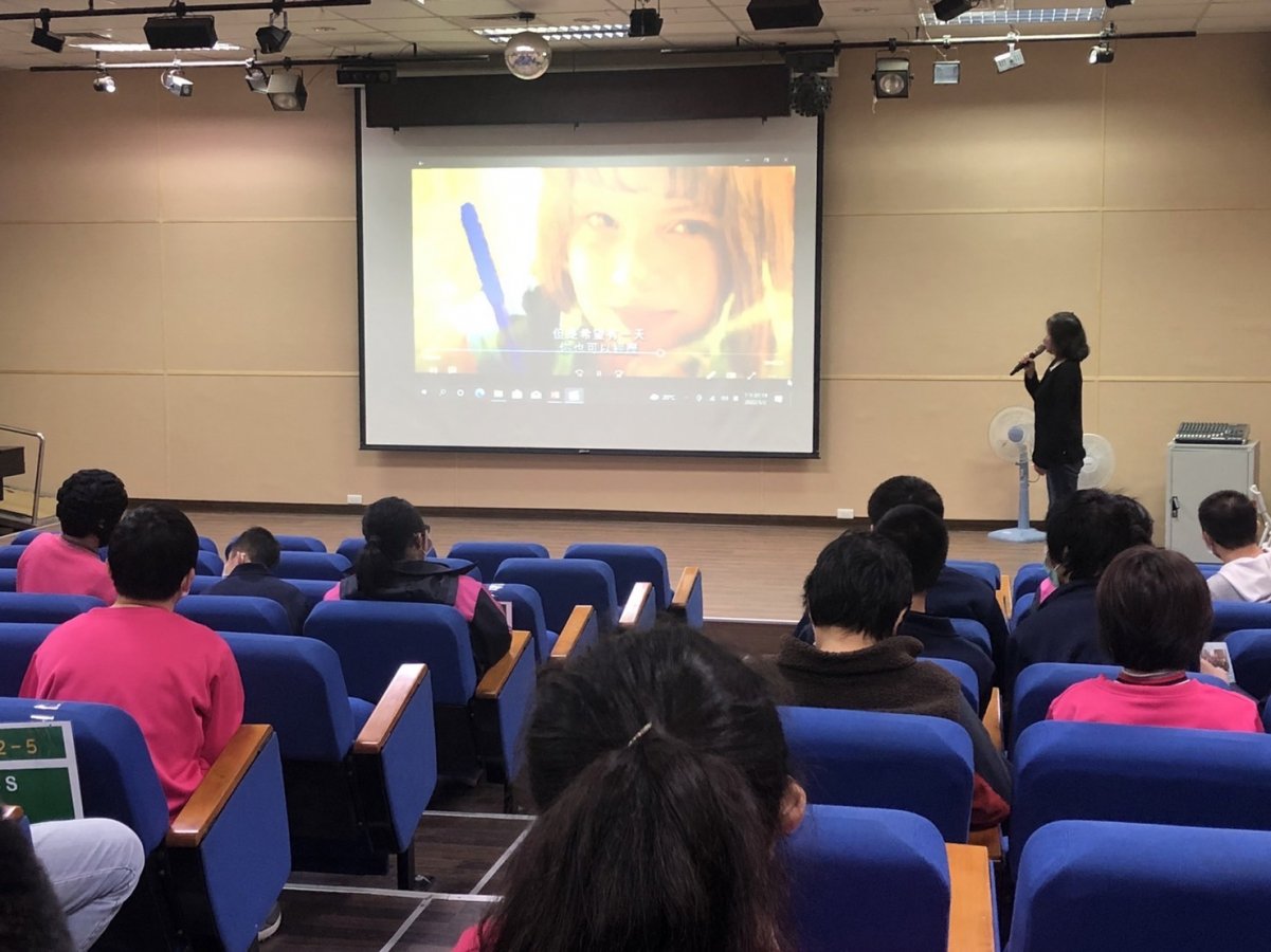 李執行長讓學生們了解反霸凌的重要
