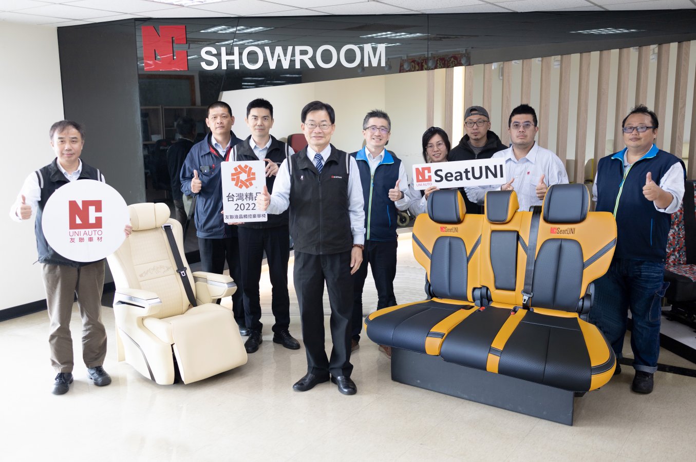 友聯車材在楊登宏總經理的領導下前進美國底特律DIAMTS展示最新SaetUNI液晶觸控豪華椅