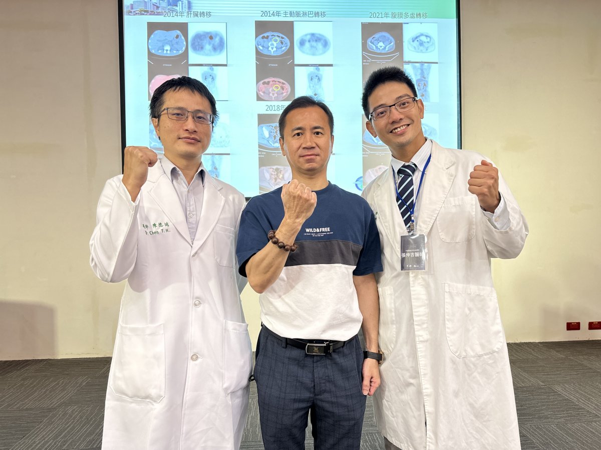 圖1邱先生中 罹患大腸癌阻塞合併肝臟及淋巴轉移且屬預後較差的RAS突變型十年來