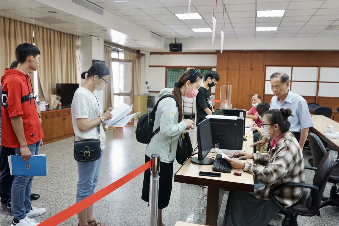 今年九月上旬萬和宮信眾子女獎學金申請蕭董事長關心作業流程0C3DFDA9 F246 4811 A923 B5