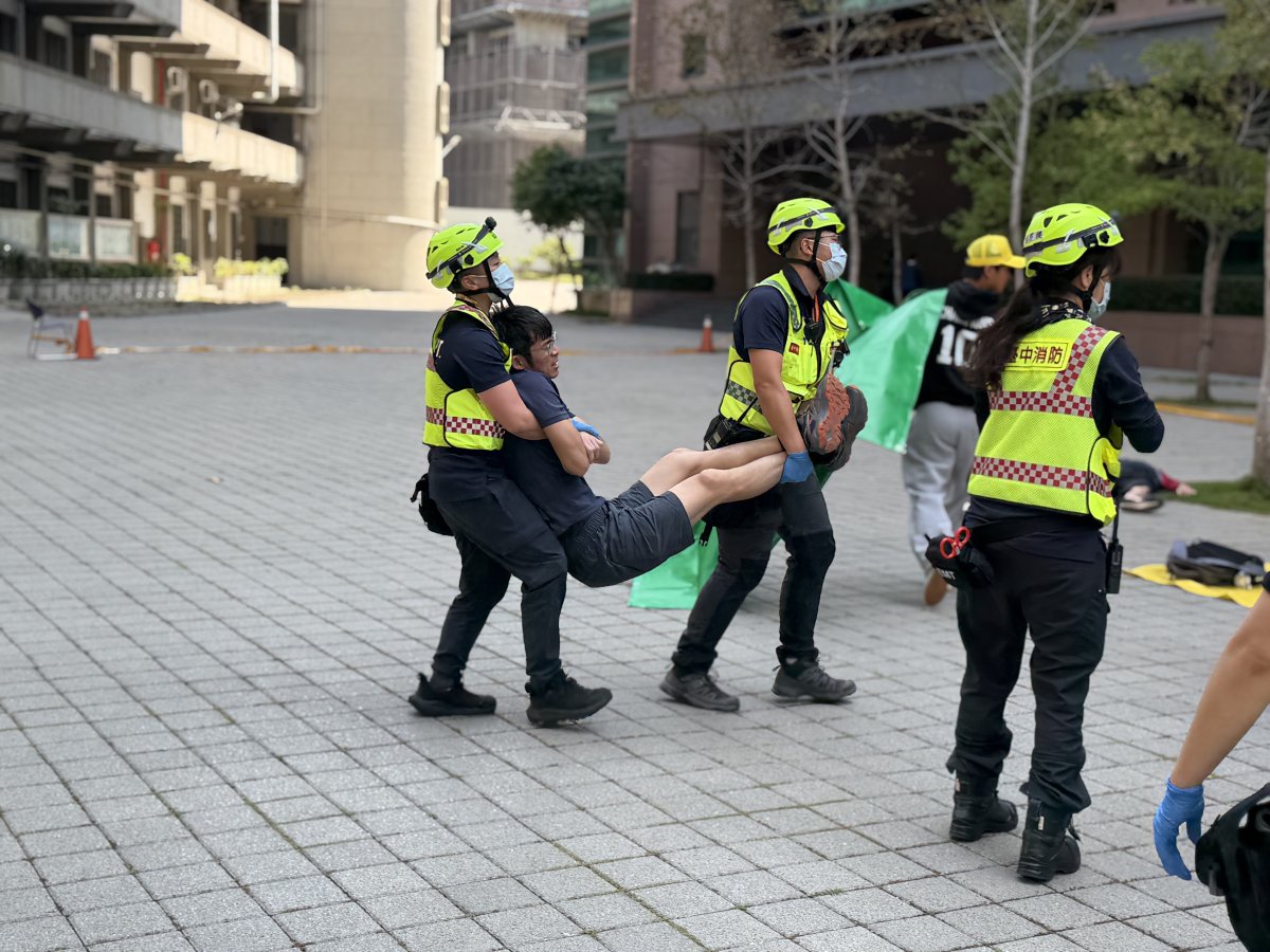圖說３模擬災區救護一