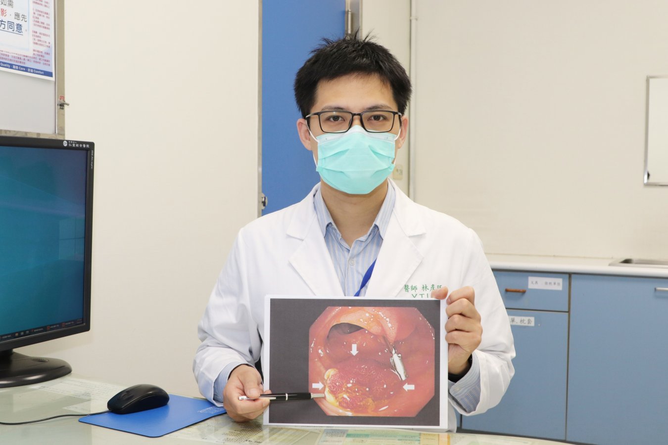 林彥廷醫師指出大腸瘜肉經由內視鏡切除並使用金屬止血夾關閉傷口照片IMG 7689
