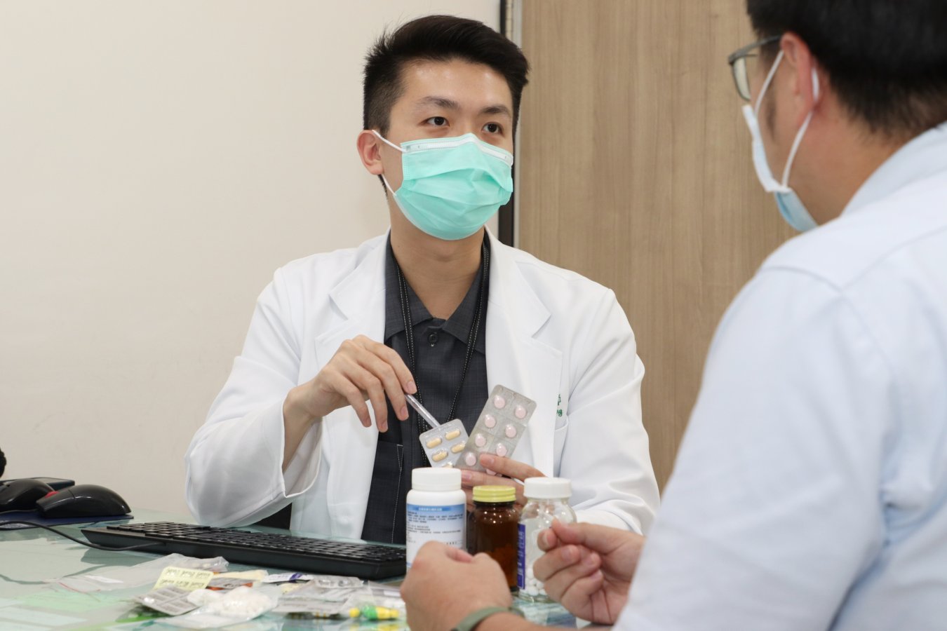 洪翊騰醫師表示藥物過敏可能致命和造成多重併發症必要時須尋求專業醫師協助