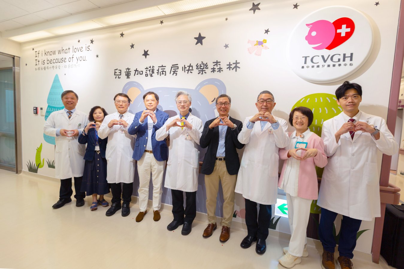 為提供更安全友善的兒童重症照護場域臺中榮總兒童加護病房經1年整修於兒童節前夕