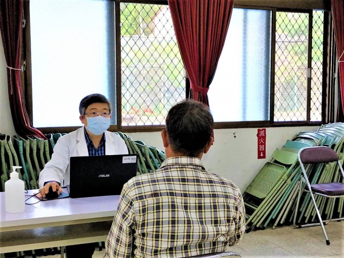 圖4 中山附醫家庭醫學科楊博仁醫師赴梨山偏鄉醫療