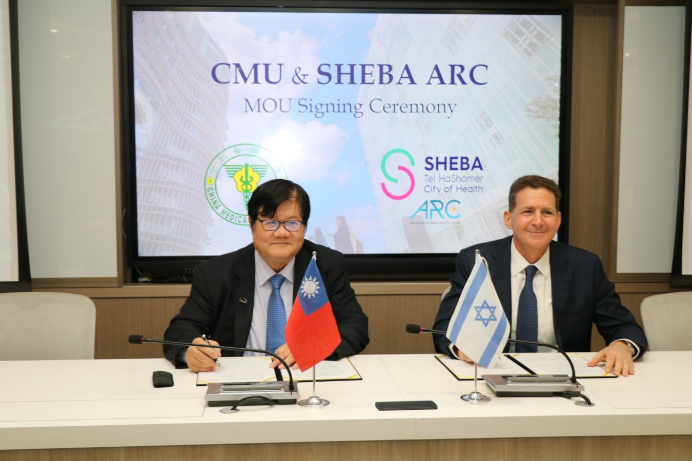 2校長洪明奇院士與以色列席巴醫療中心代表Sheba Medical Center Eyal Zimlichman教授