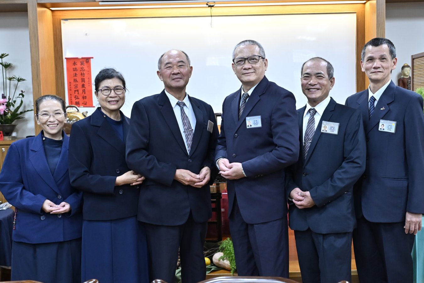 曾是更生人後來成為慈濟人的蔡天勝右三林朝清右二王琳恩右一陳素芬左一 12 copy