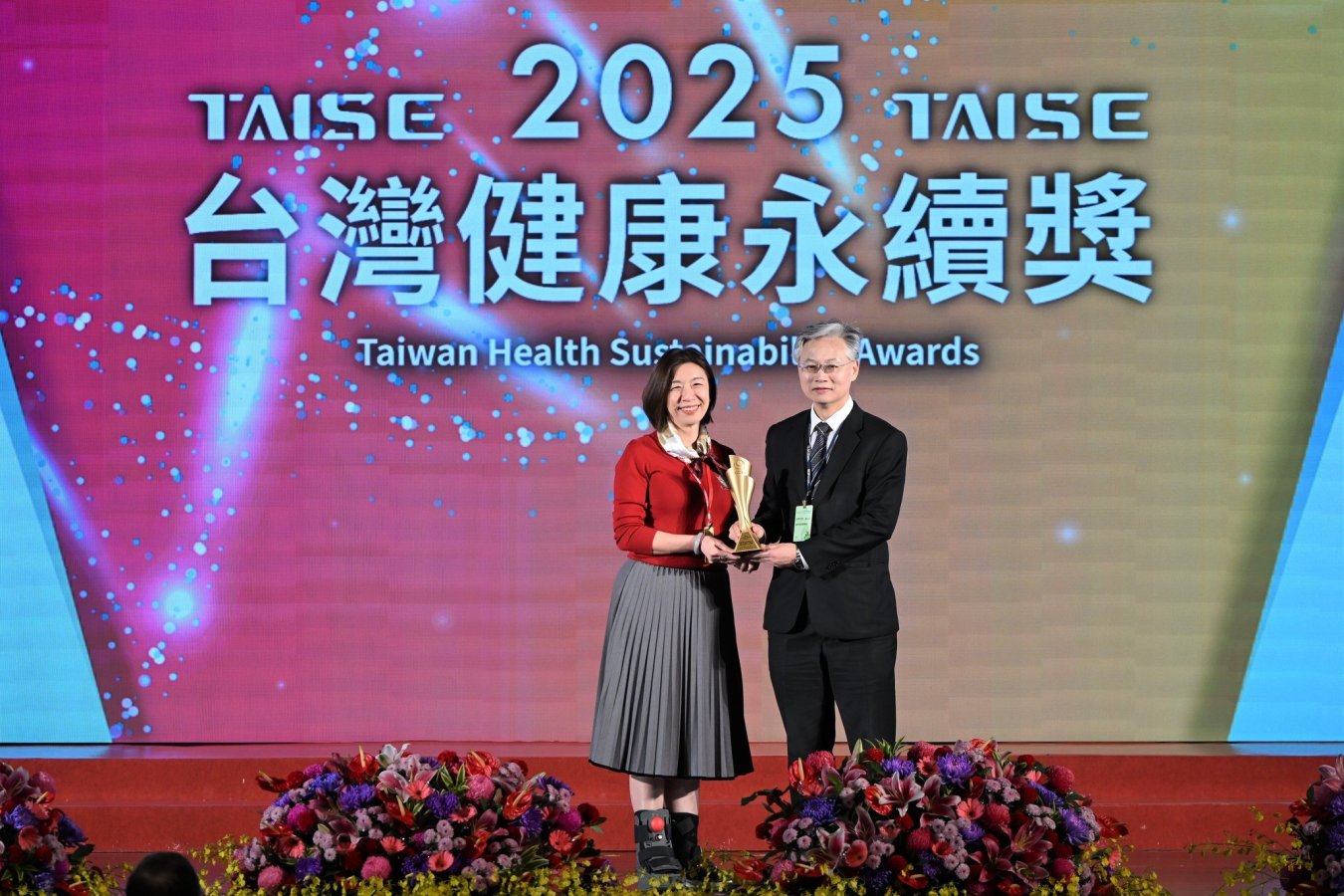 臺中榮總參與2025年台灣健康永續獎THSA全球企業永續獎GCSA兩評比共獲7項永續 